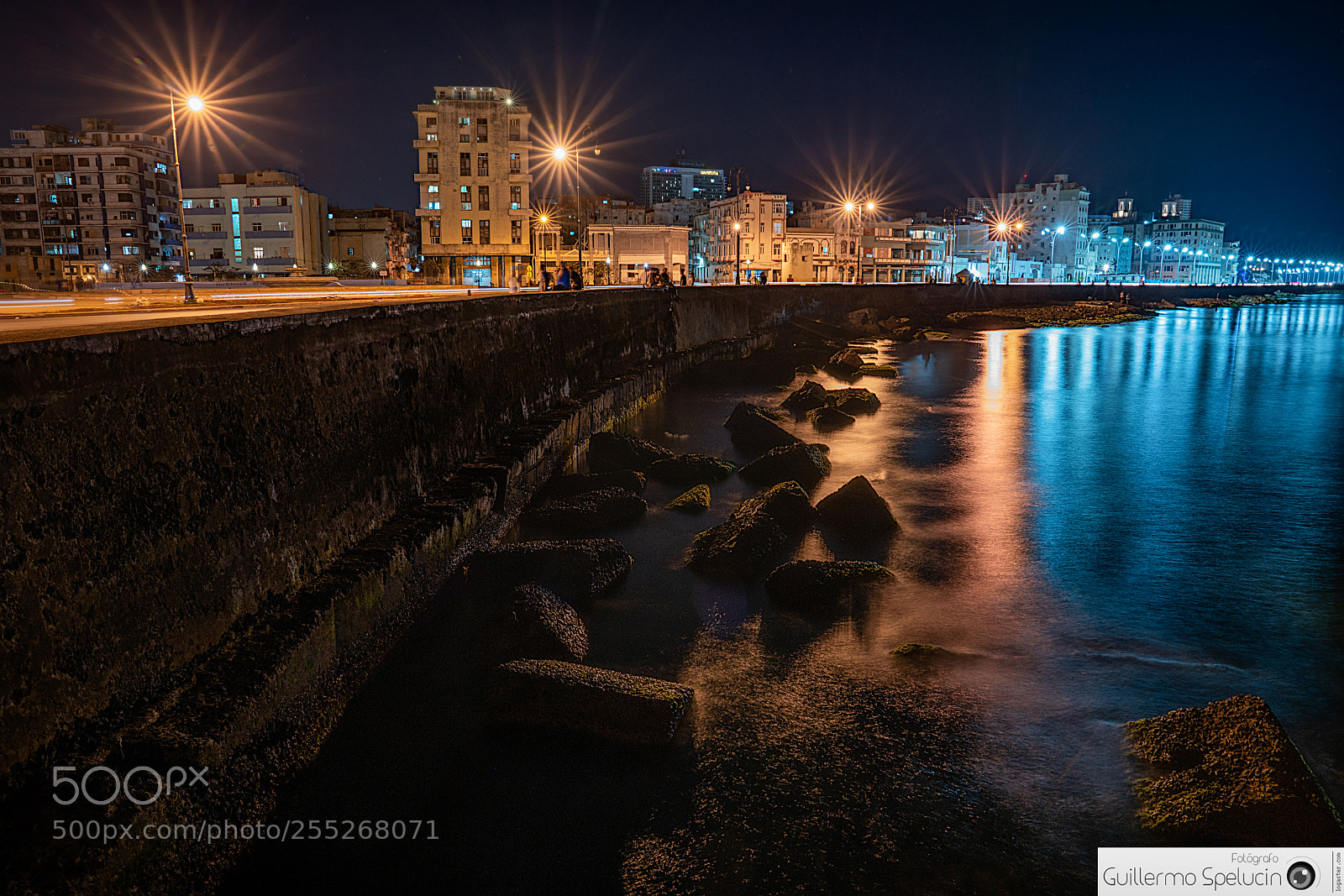 Sony a7R II sample photo. Night walk in havana photography