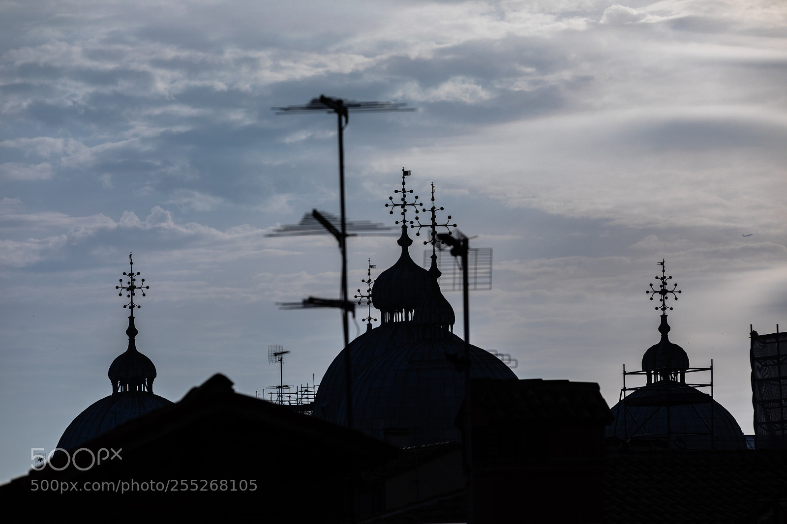 Canon EOS 5D Mark IV sample photo. Roofs of venice photography