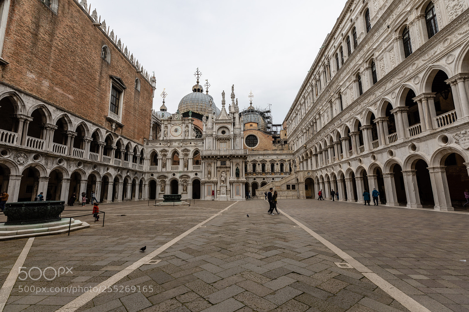 Canon EOS 5D Mark IV sample photo. The doge's palace photography