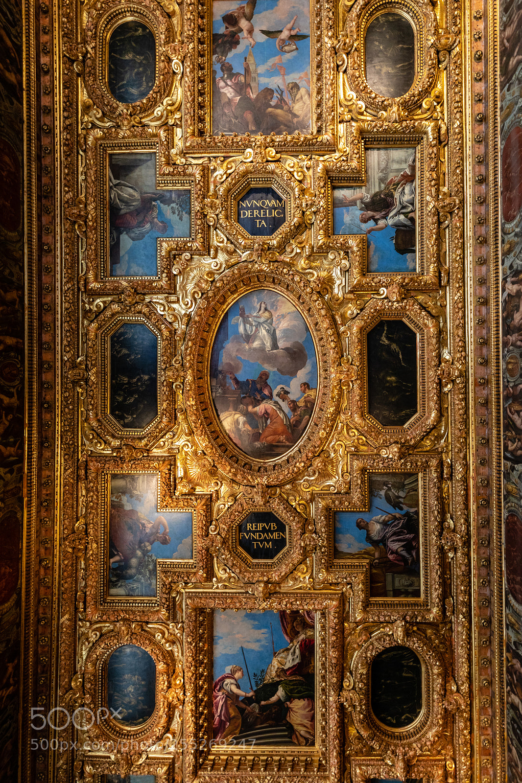 Canon EOS 5D Mark IV sample photo. The doge's palace photography