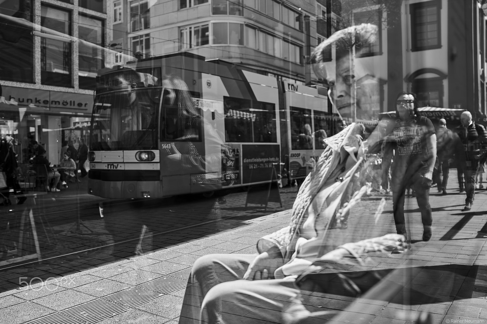 Sony Cyber-shot DSC-RX1R II sample photo. Frau 504 b&w photography