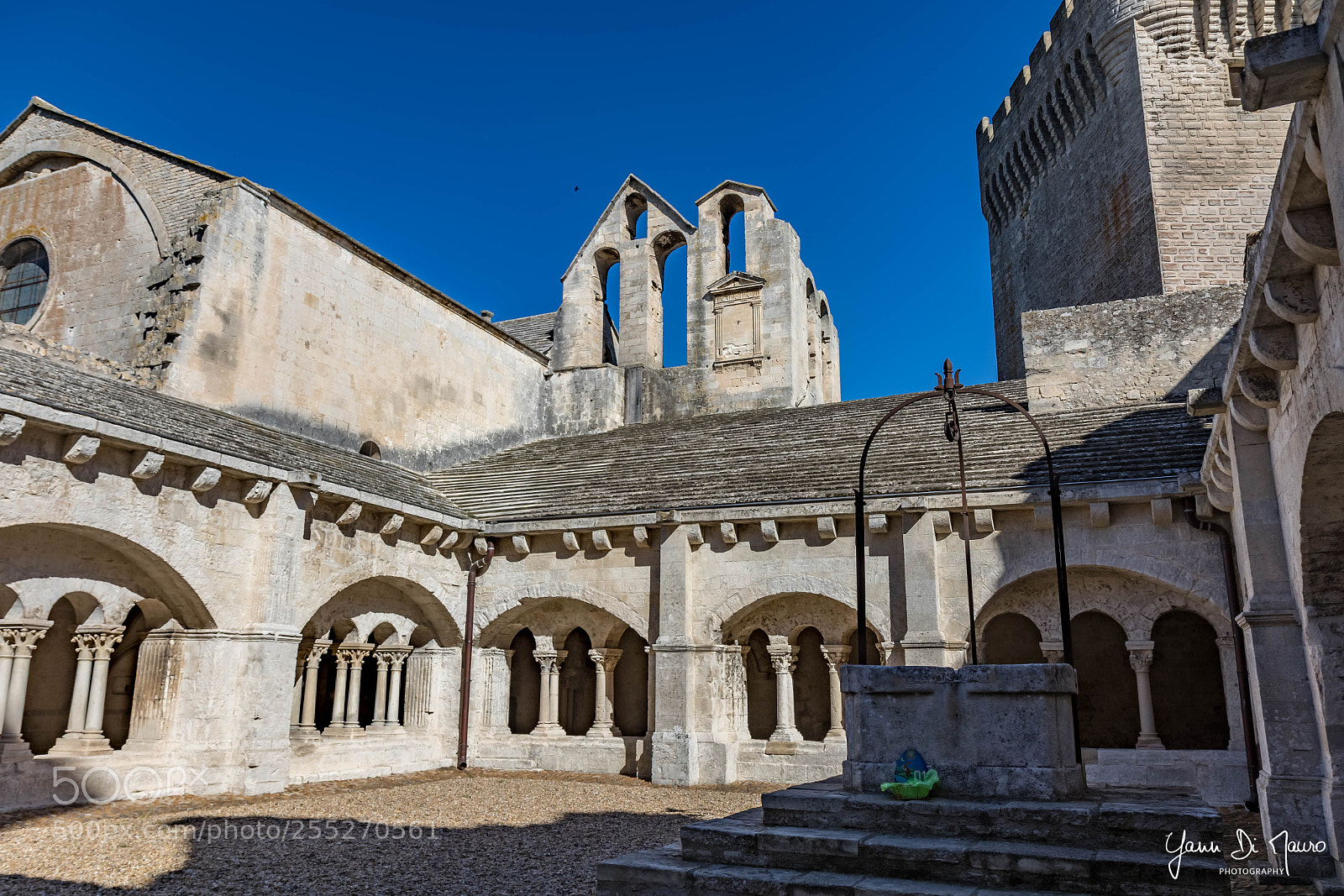 Canon EOS 7D Mark II sample photo. Abbaye de montmajour photography