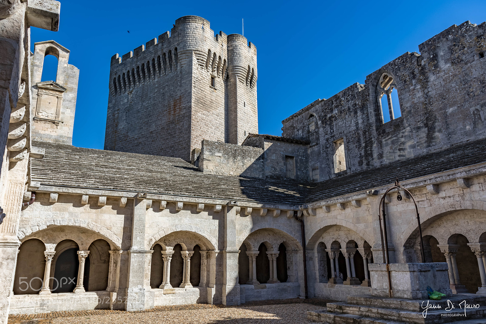 Canon EOS 7D Mark II sample photo. Abbaye de montmajour photography