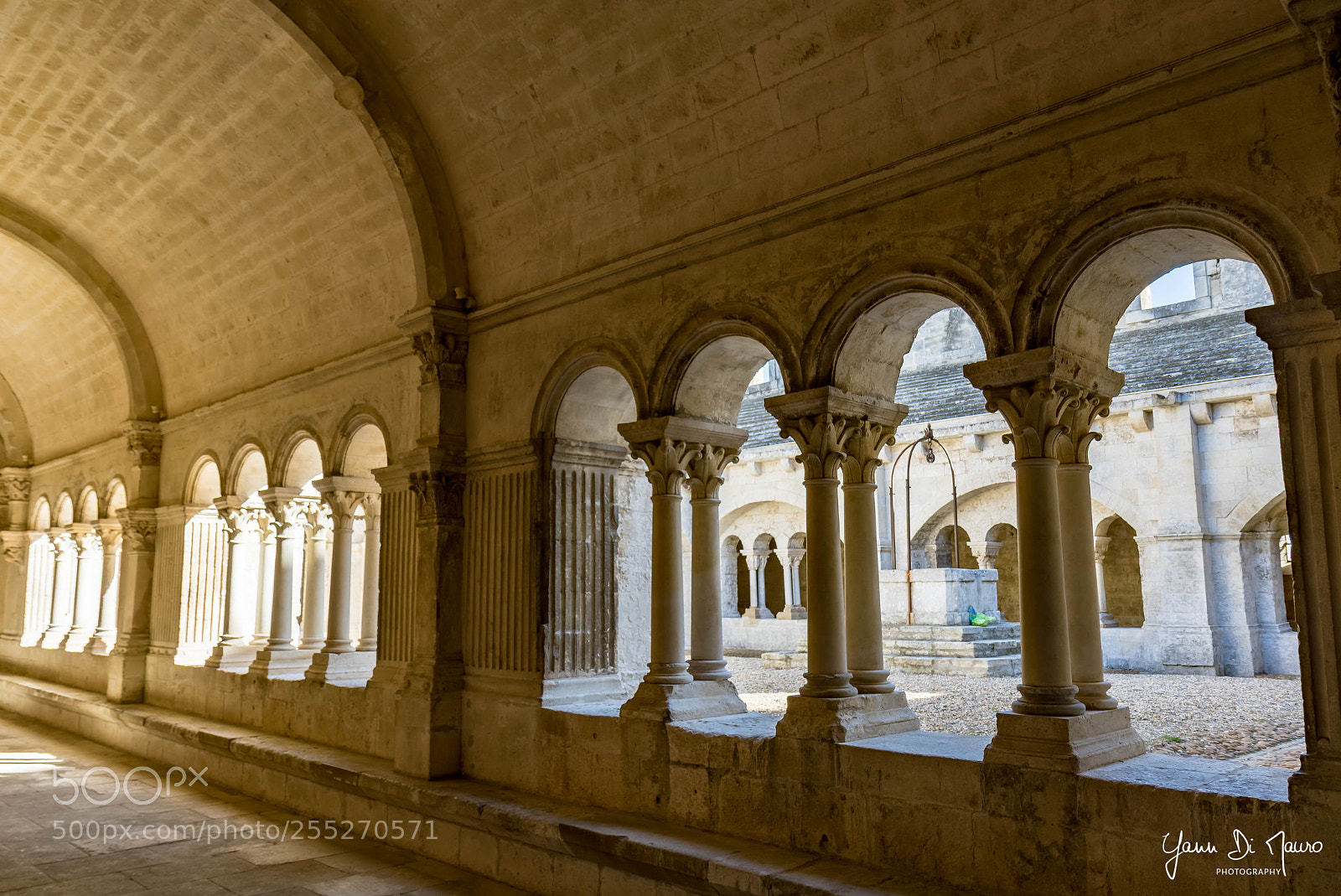 Canon EOS 7D Mark II sample photo. Abbaye de montmajour photography