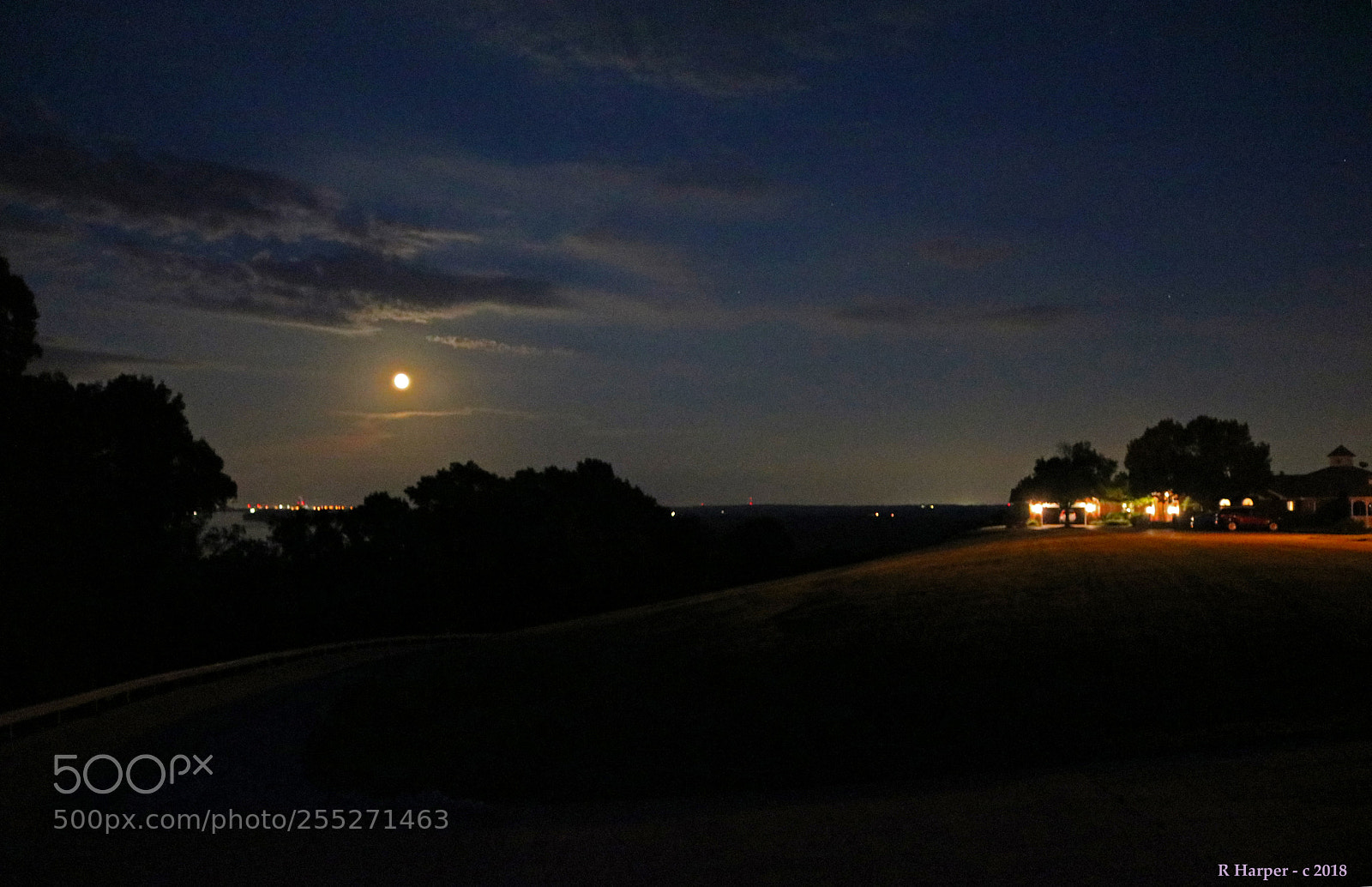 Canon EOS 750D (EOS Rebel T6i / EOS Kiss X8i) sample photo. Full moon over the photography