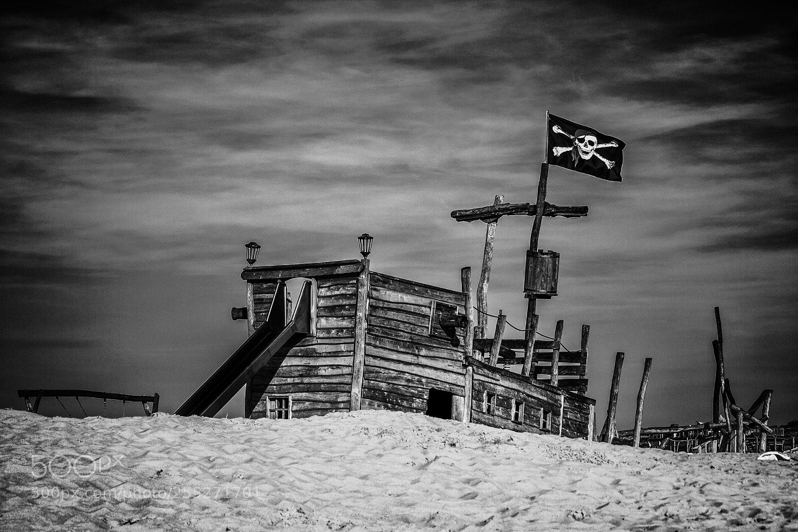 Canon EOS 70D sample photo. The pirate boat photography