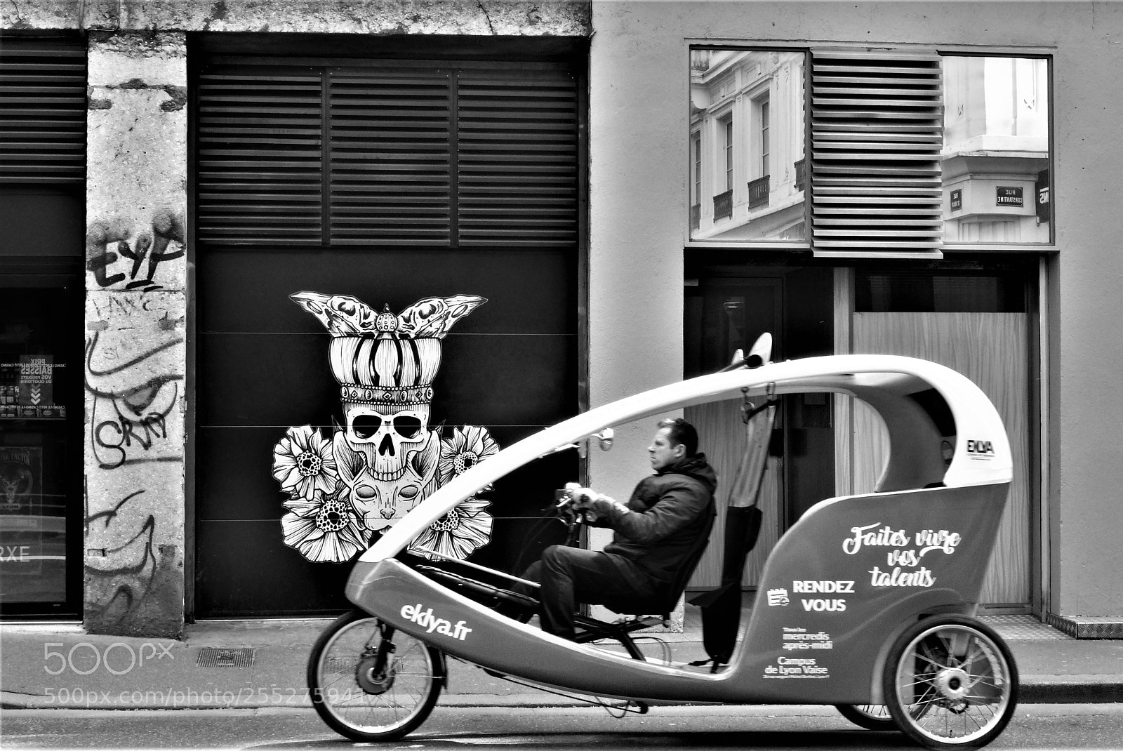 Panasonic Lumix DMC-LX7 sample photo. Bike ans skull photography