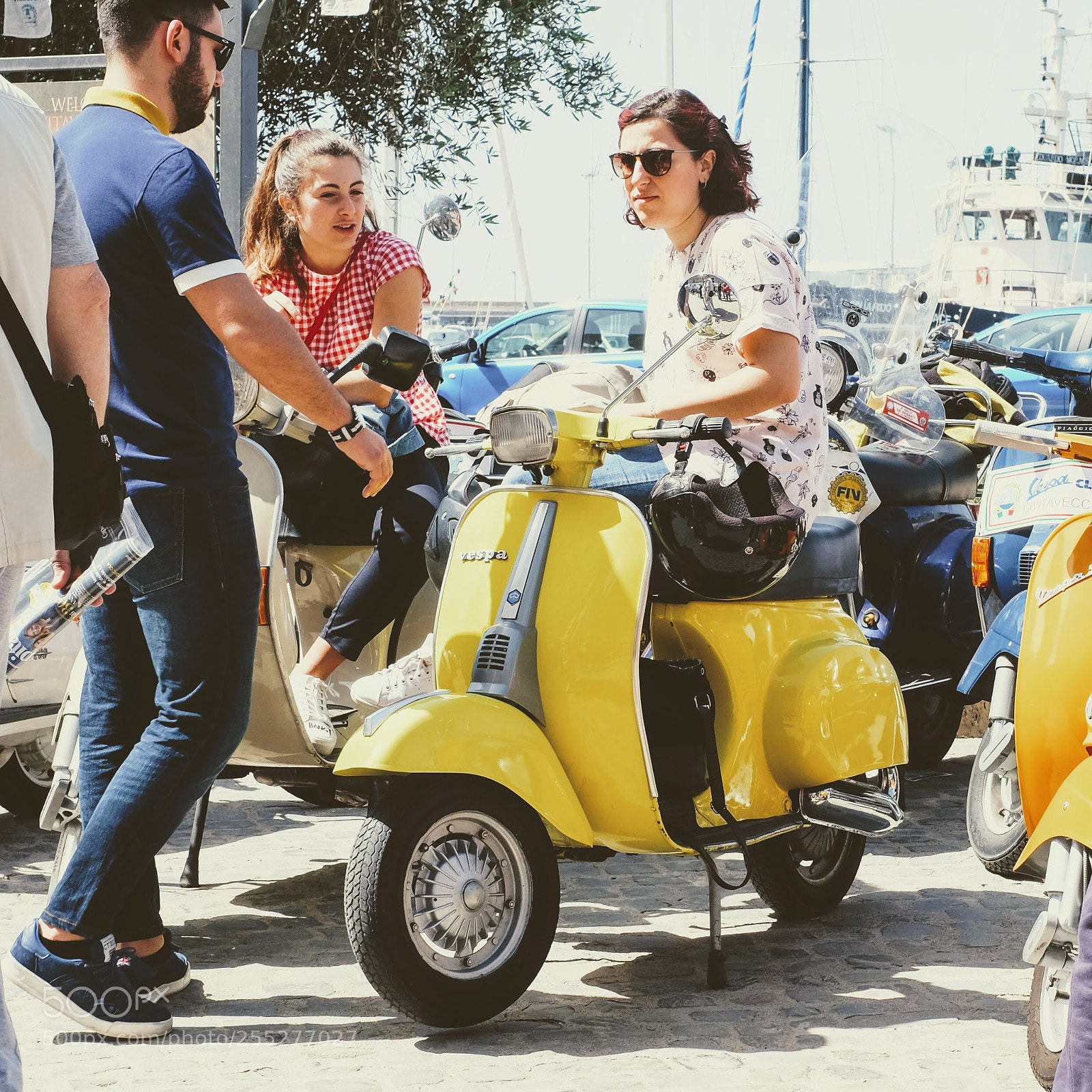 Fujifilm X-M1 sample photo.  vespa photography