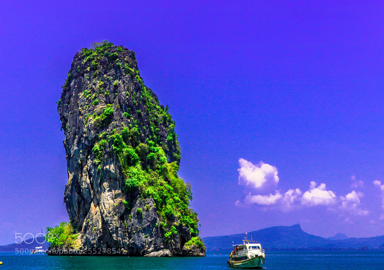 Canon EOS 760D (EOS Rebel T6s / EOS 8000D) sample photo. Isolated island photography