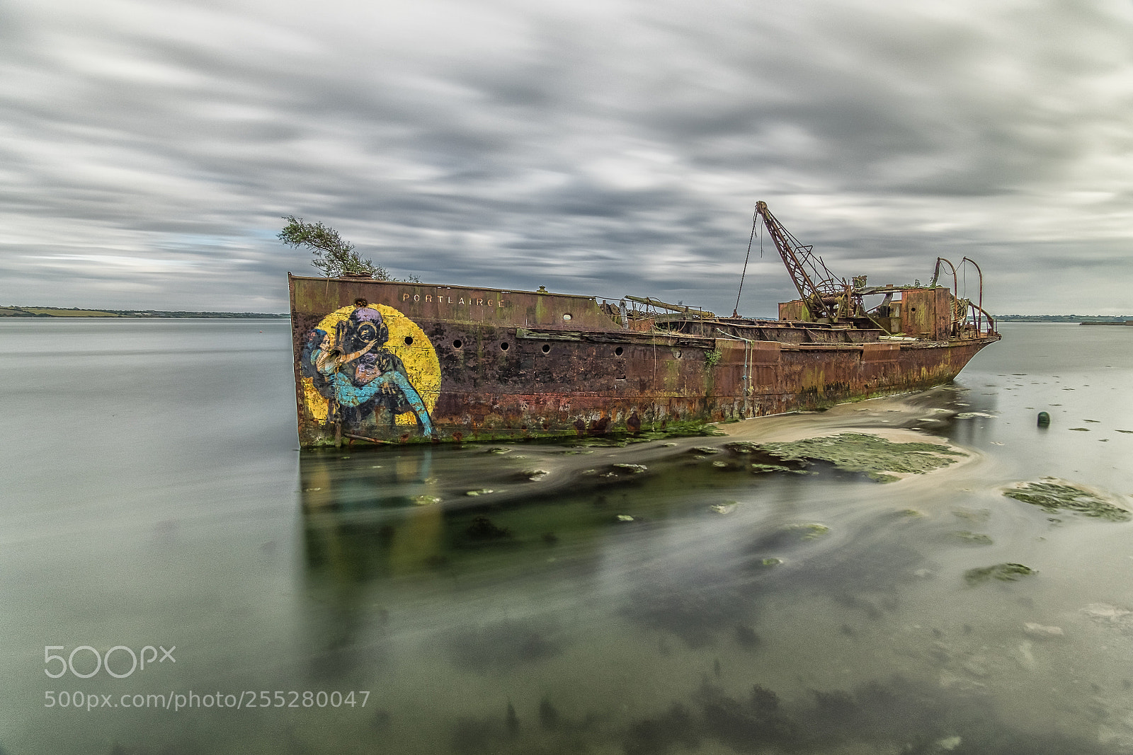Fujifilm X-T10 sample photo. Abonded boat photography