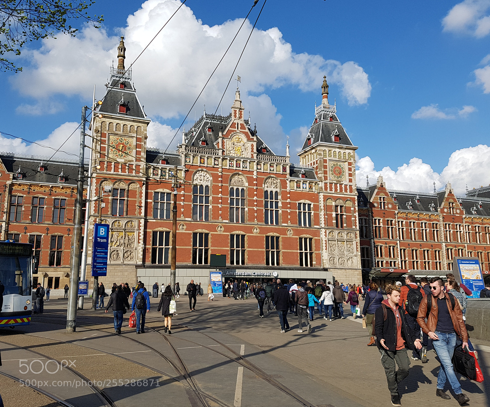 Samsung Galaxy S7 Edge sample photo. Amsterdam central station photography