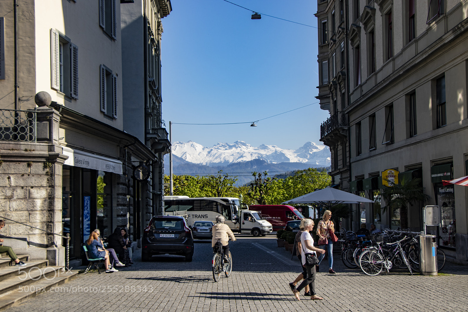 Canon EOS 77D (EOS 9000D / EOS 770D) sample photo. Streetview in luzern photography