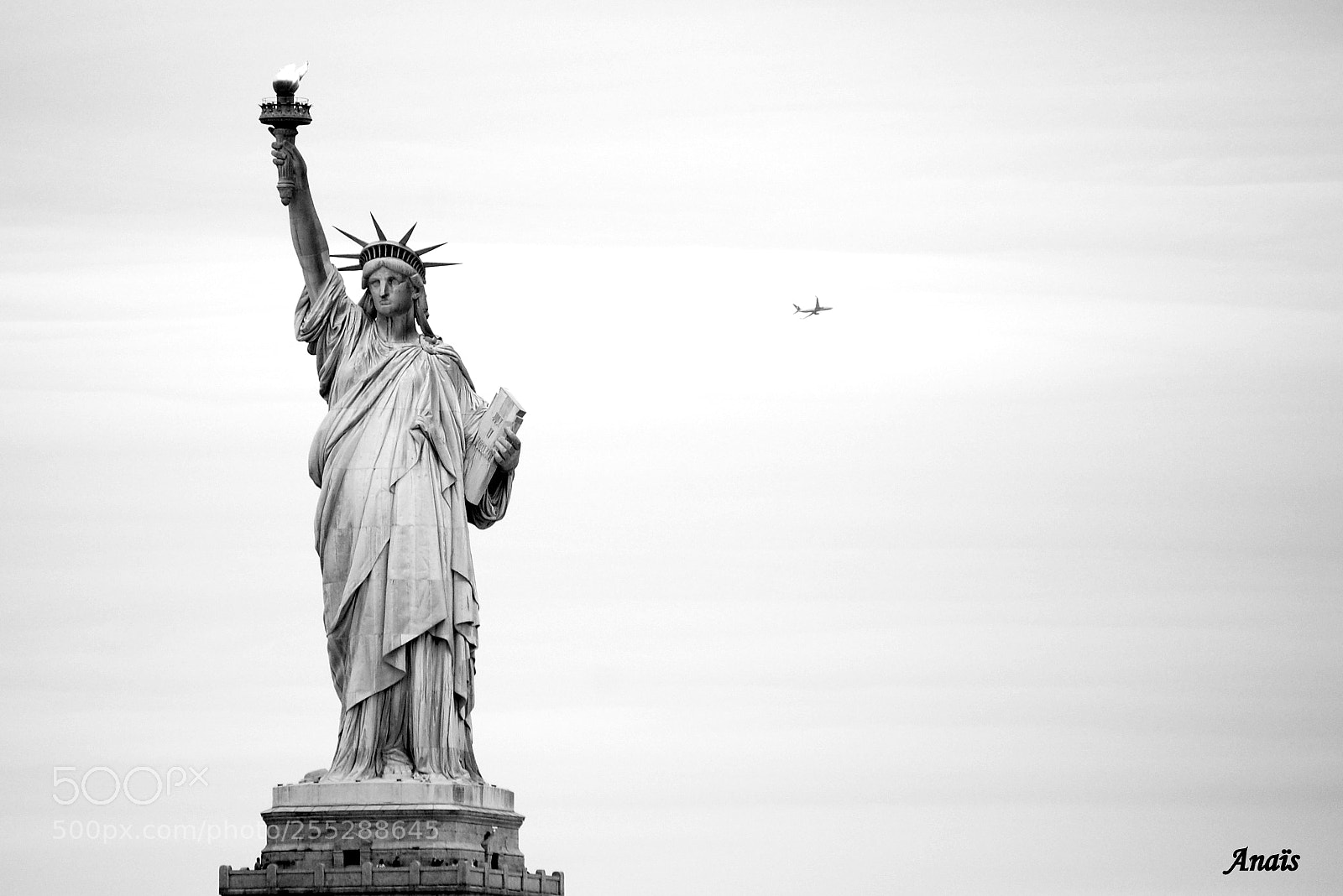 Nikon D40 sample photo. La statue de la photography
