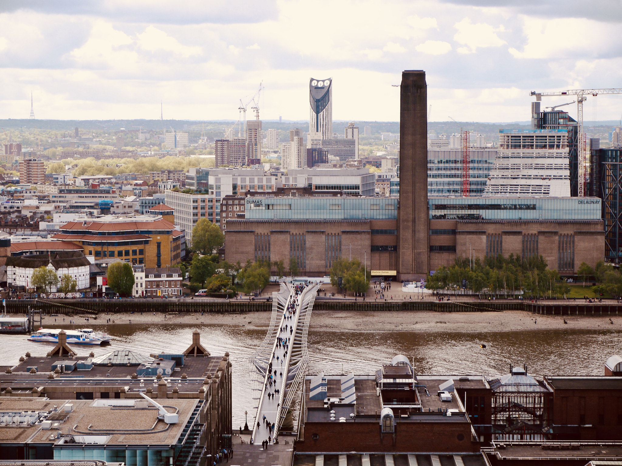 Panasonic Lumix DMC-GF5 sample photo. Tate modern photography