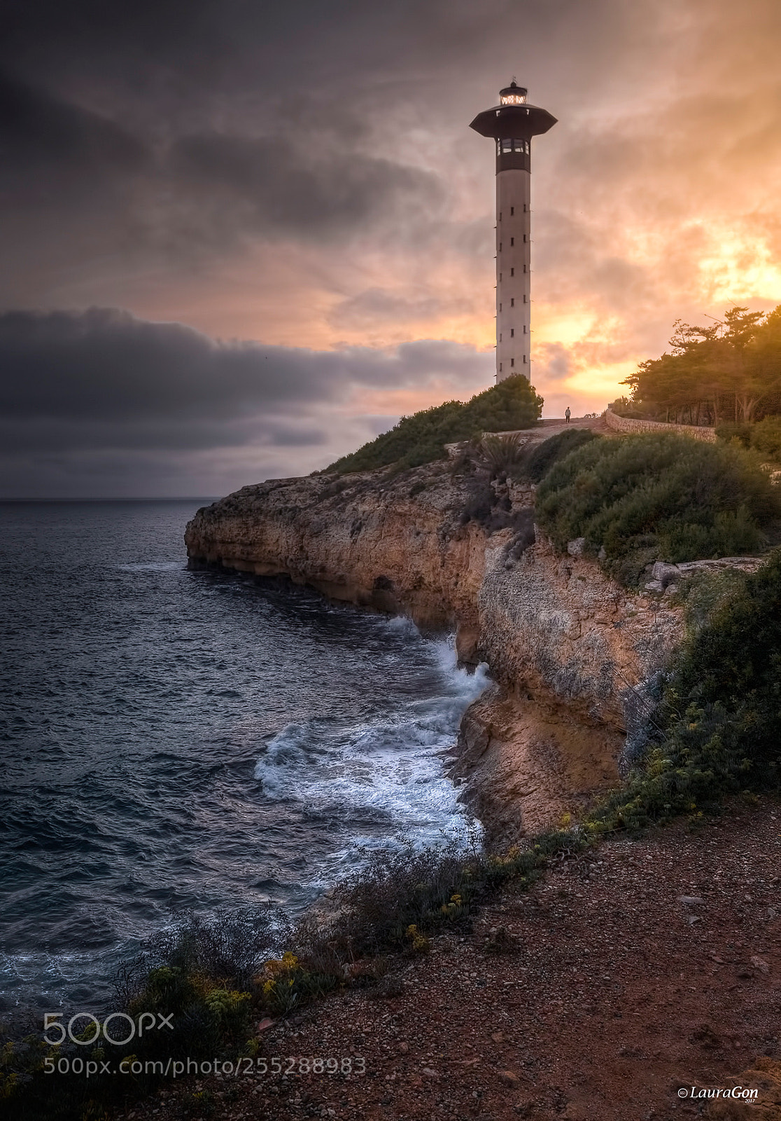 Canon EOS 700D (EOS Rebel T5i / EOS Kiss X7i) sample photo. El faro photography