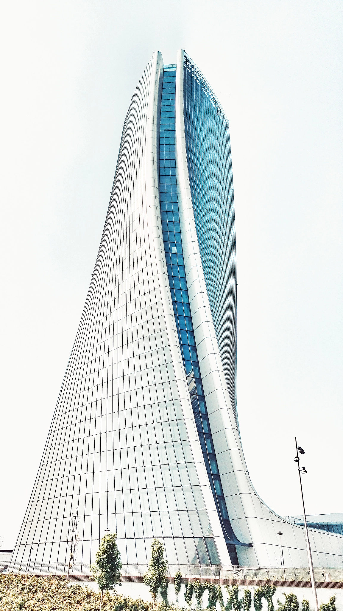 LG G5 SE sample photo. Skyscraper photography
