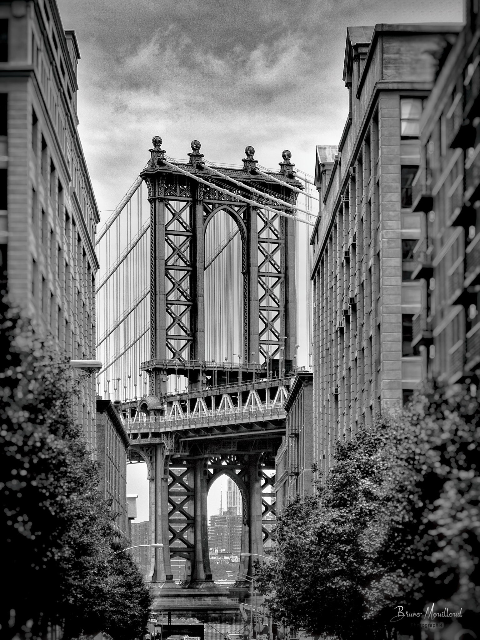 Panasonic Lumix DMC-G5 sample photo. Manhattan bridge n&b photography