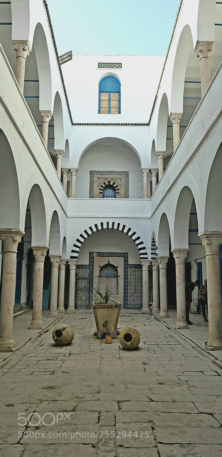Samsung Galaxy S8+ sample photo. #tunisia old city photography