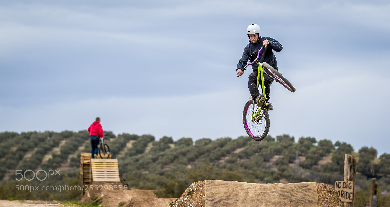 Canon EOS 70D sample photo. Sportsman flying on bike photography