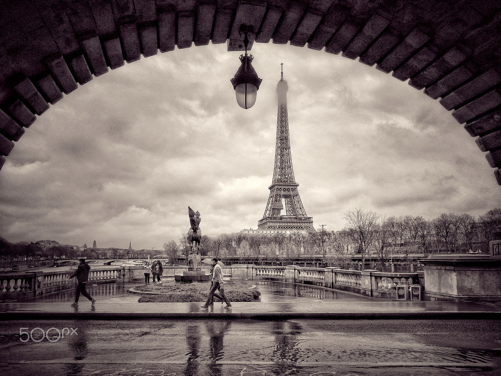 OPPO CPH1609 sample photo. The eiffel photography