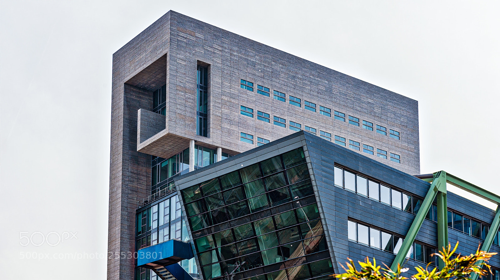 Nikon D4S sample photo. So hazy medienhafen d photography