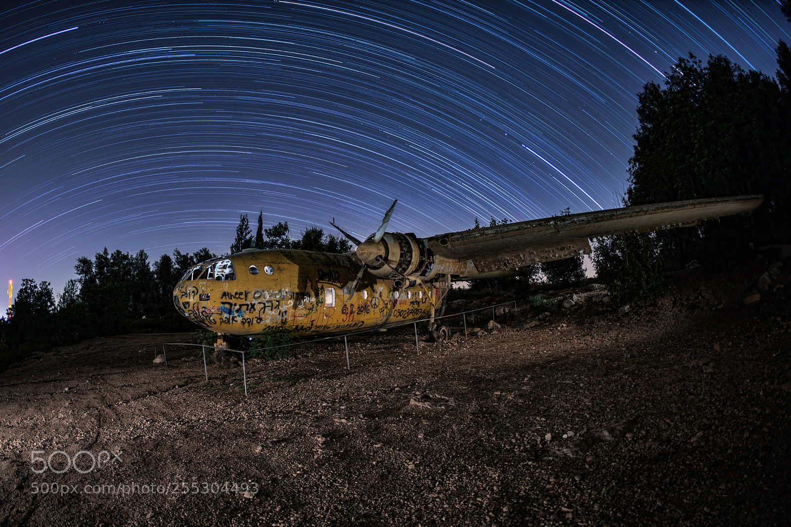 Canon EOS 5D Mark IV sample photo. Plane trails photography