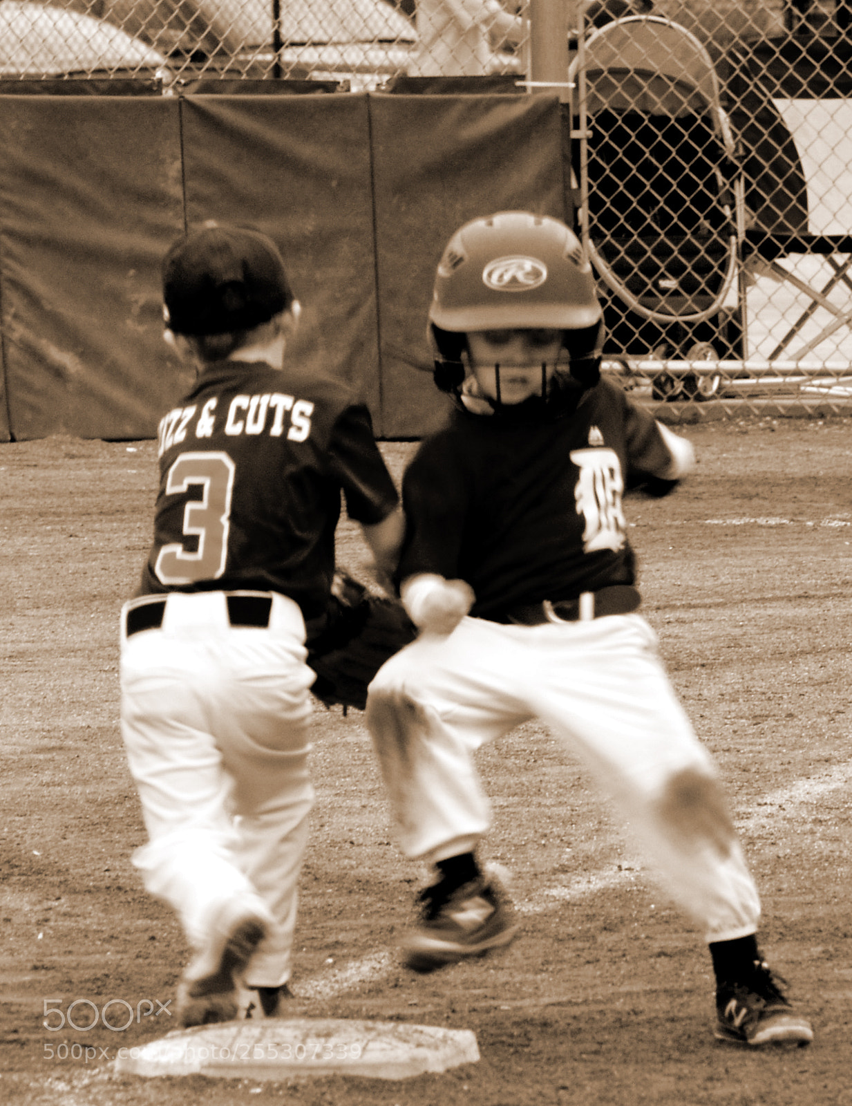 Nikon D7000 sample photo. Beating the ball at photography