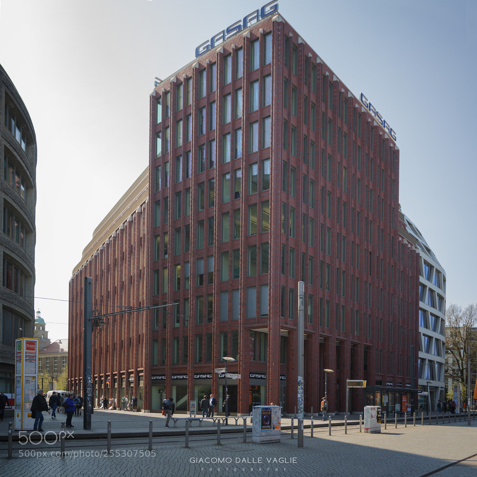 Canon EOS 70D sample photo. Berlin gasag palace photography