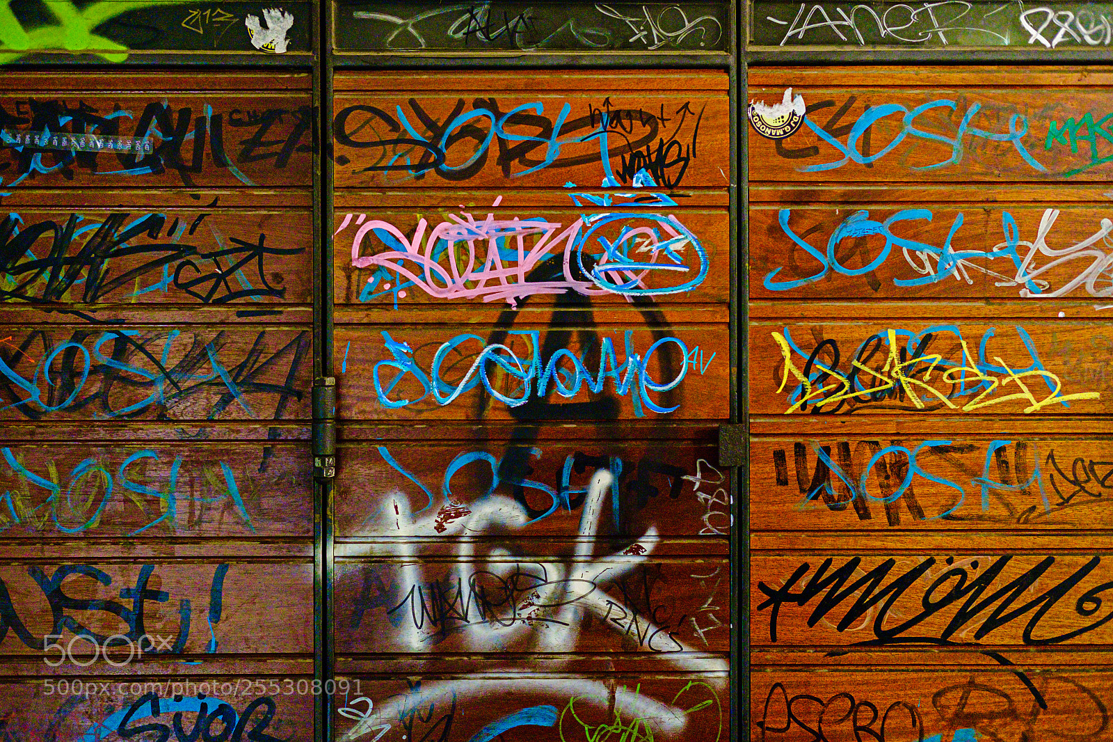 Fujifilm X-Pro1 sample photo. Hiperrealistic graffiti photography