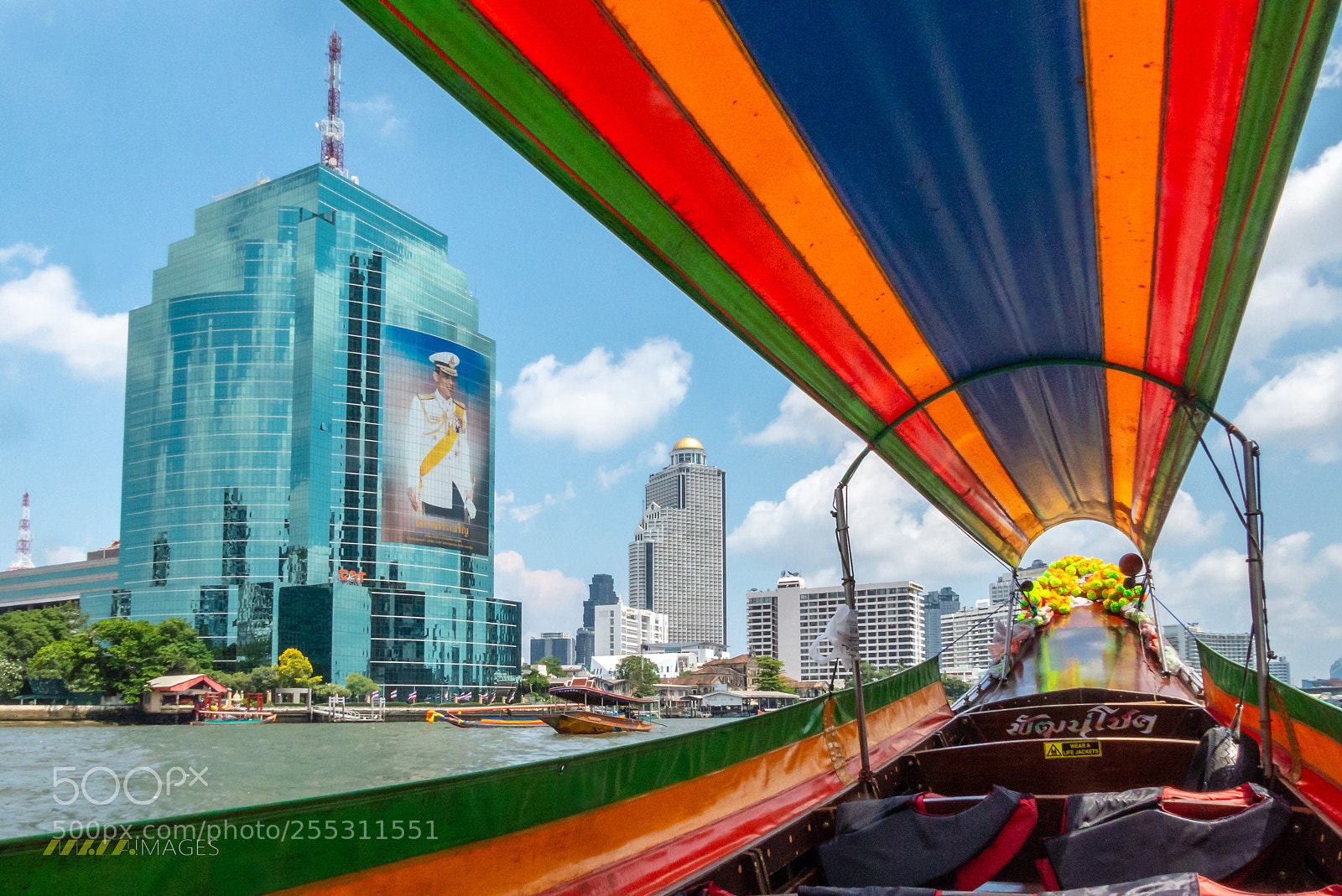 Panasonic Lumix DMC-FZ200 sample photo. Longtailboat on bangkok river photography