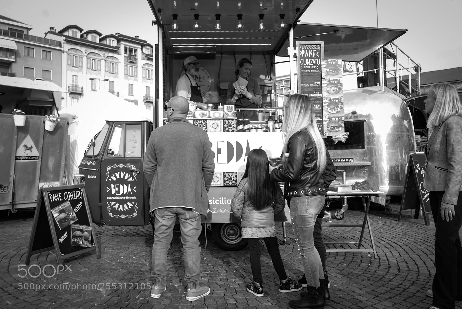 Panasonic Lumix DMC-LX100 sample photo. Street food parade, varese photography