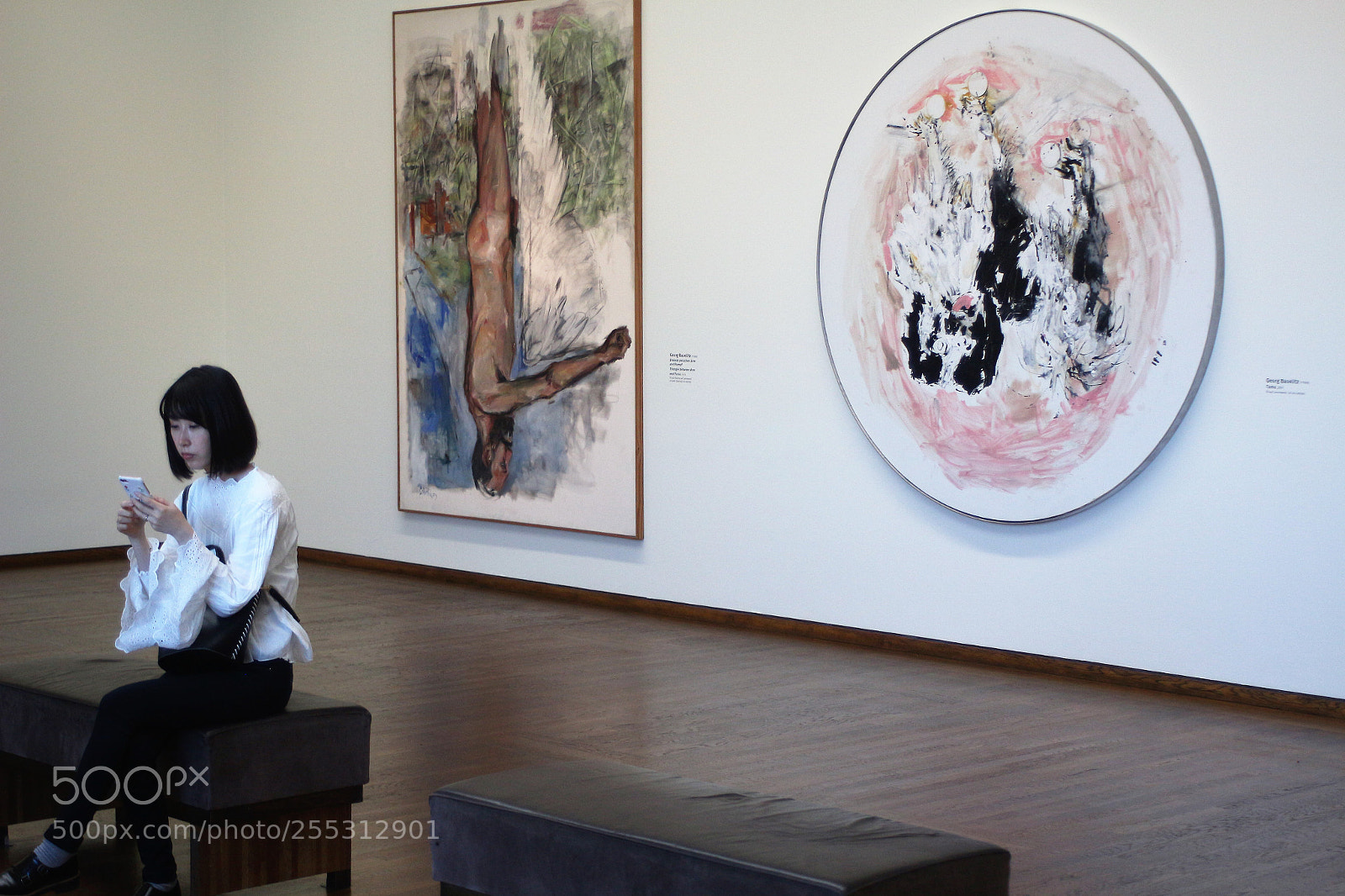 Canon EOS 100D (EOS Rebel SL1 / EOS Kiss X7) sample photo. People in museum - 11 photography