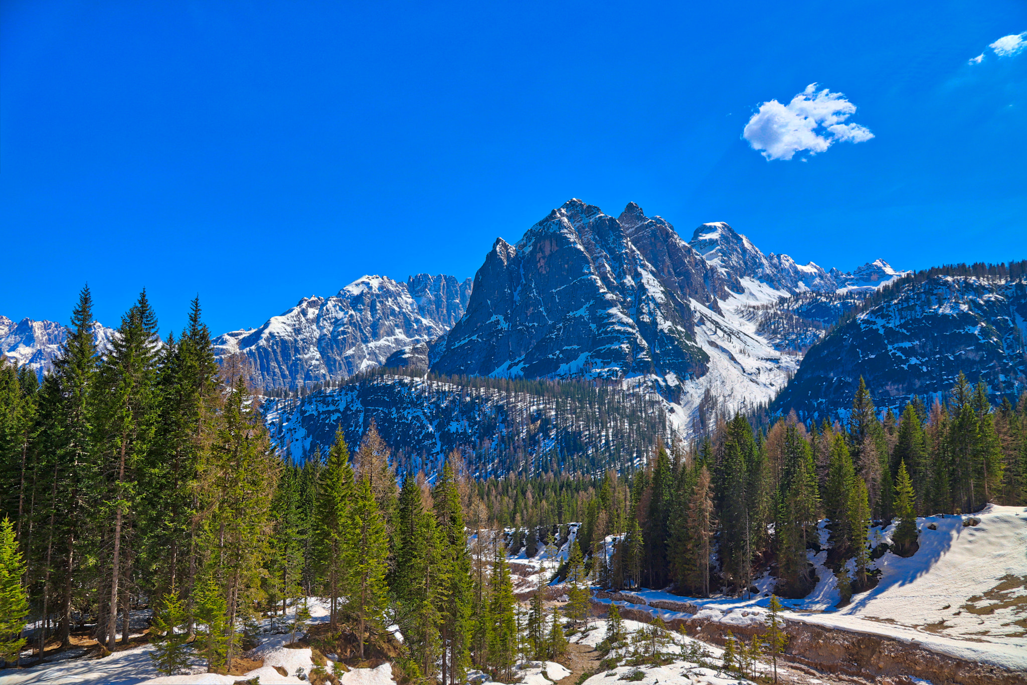 Canon EOS 6D Mark II sample photo. And the mountains wake up photography