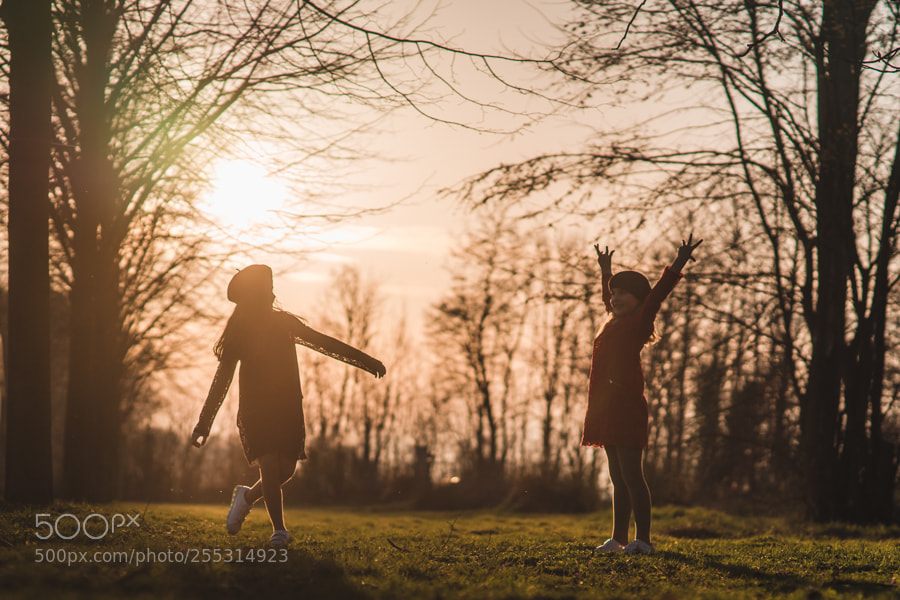 Sony a99 II sample photo. Sunset, sisters photography