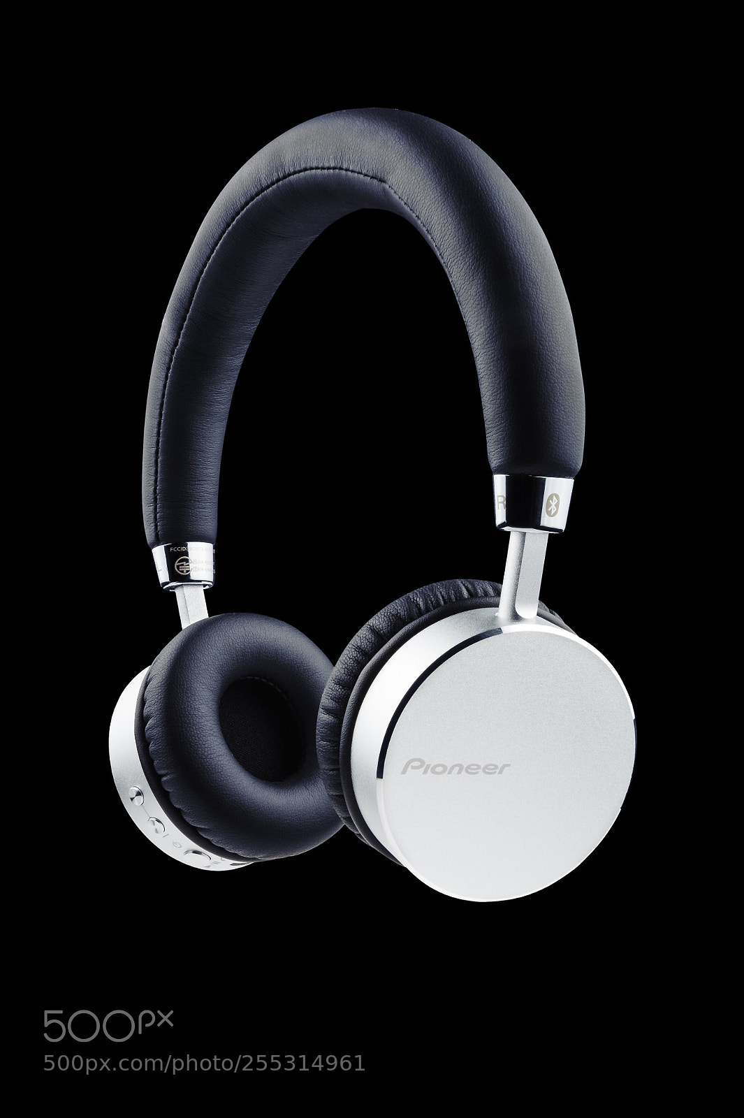 Nikon D700 sample photo. Pioneer heaphones lo-key i photography