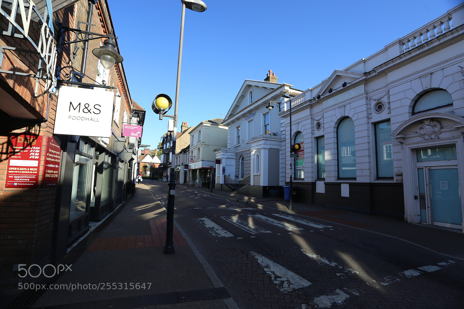 Canon EOS 6D + Canon EF 17-40mm F4L USM sample photo. High street tring o photography