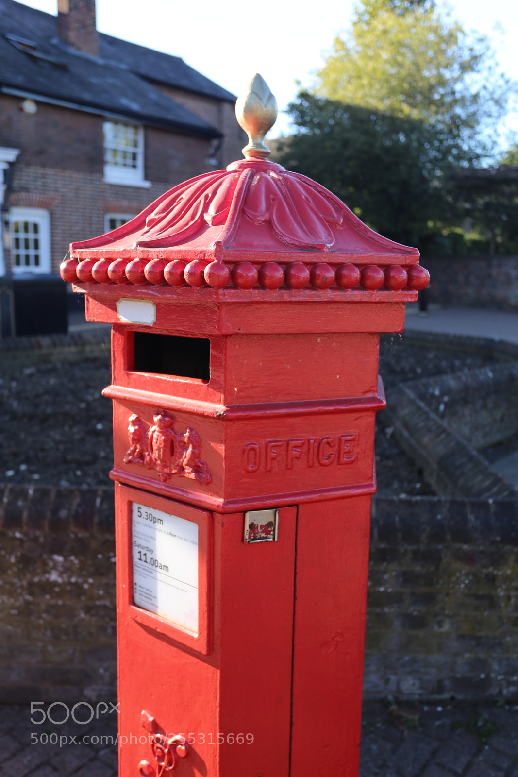 Canon EOS 6D + Canon EF 17-40mm F4L USM sample photo. High street tring o photography