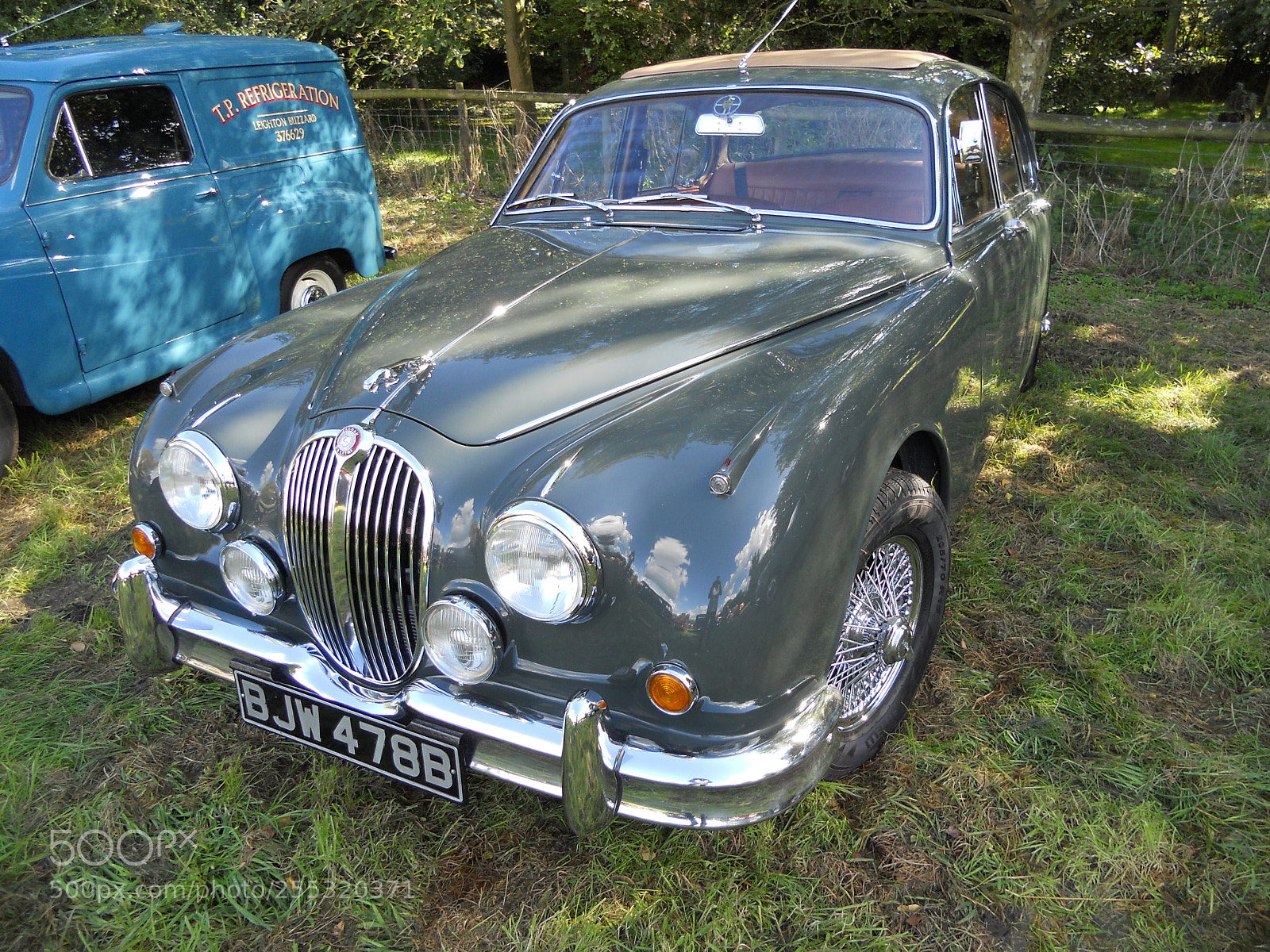 Nikon COOLPIX S2500 sample photo. Assorted paraphernalia! cheddington, bucks photography