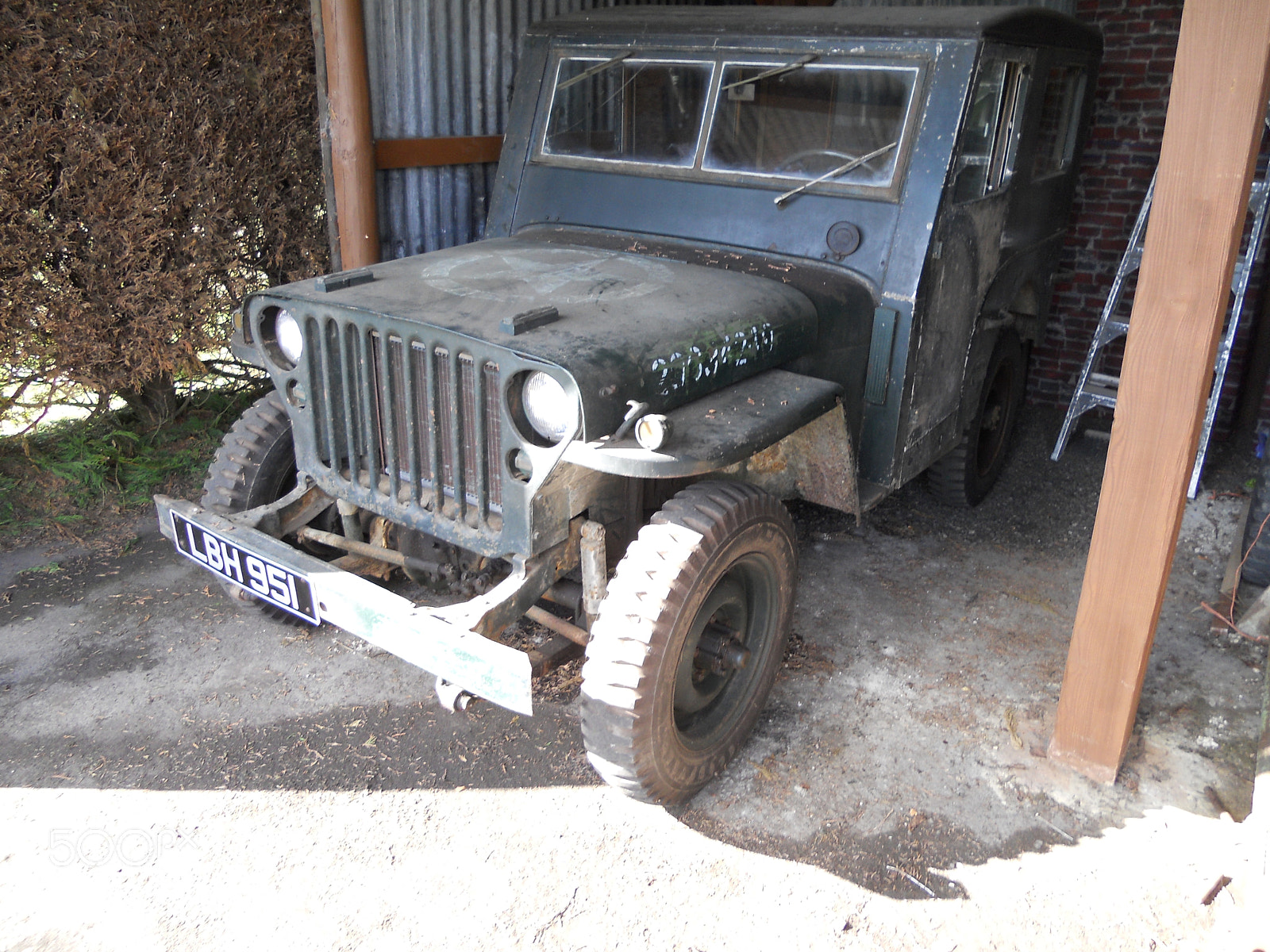 Nikon COOLPIX S2500 sample photo. Assorted paraphernalia! cheddington, bucks photography