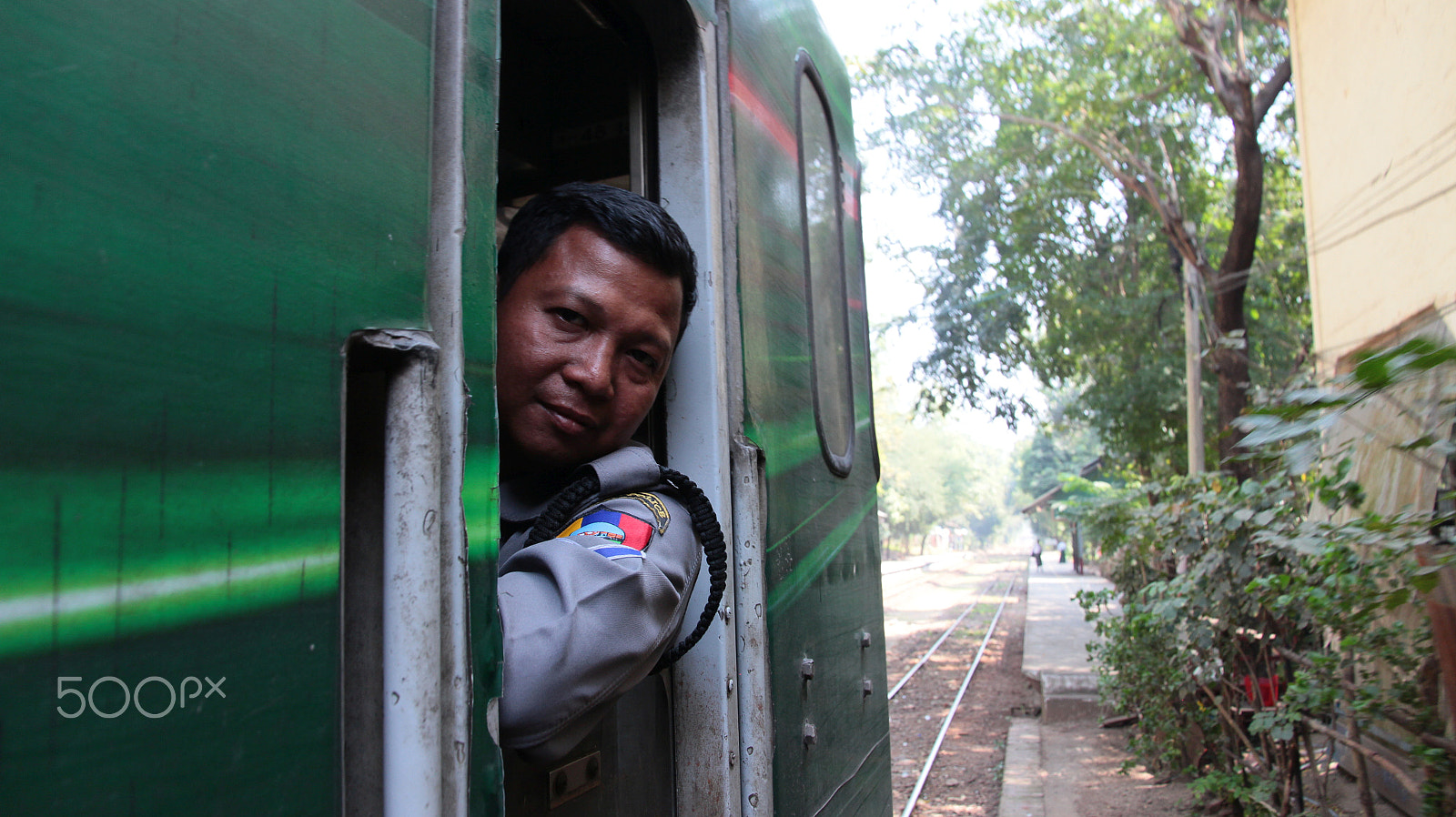 Canon EOS 650D (EOS Rebel T4i / EOS Kiss X6i) + Canon EF-S 15-85mm F3.5-5.6 IS USM sample photo. Yangon chief of the train photography