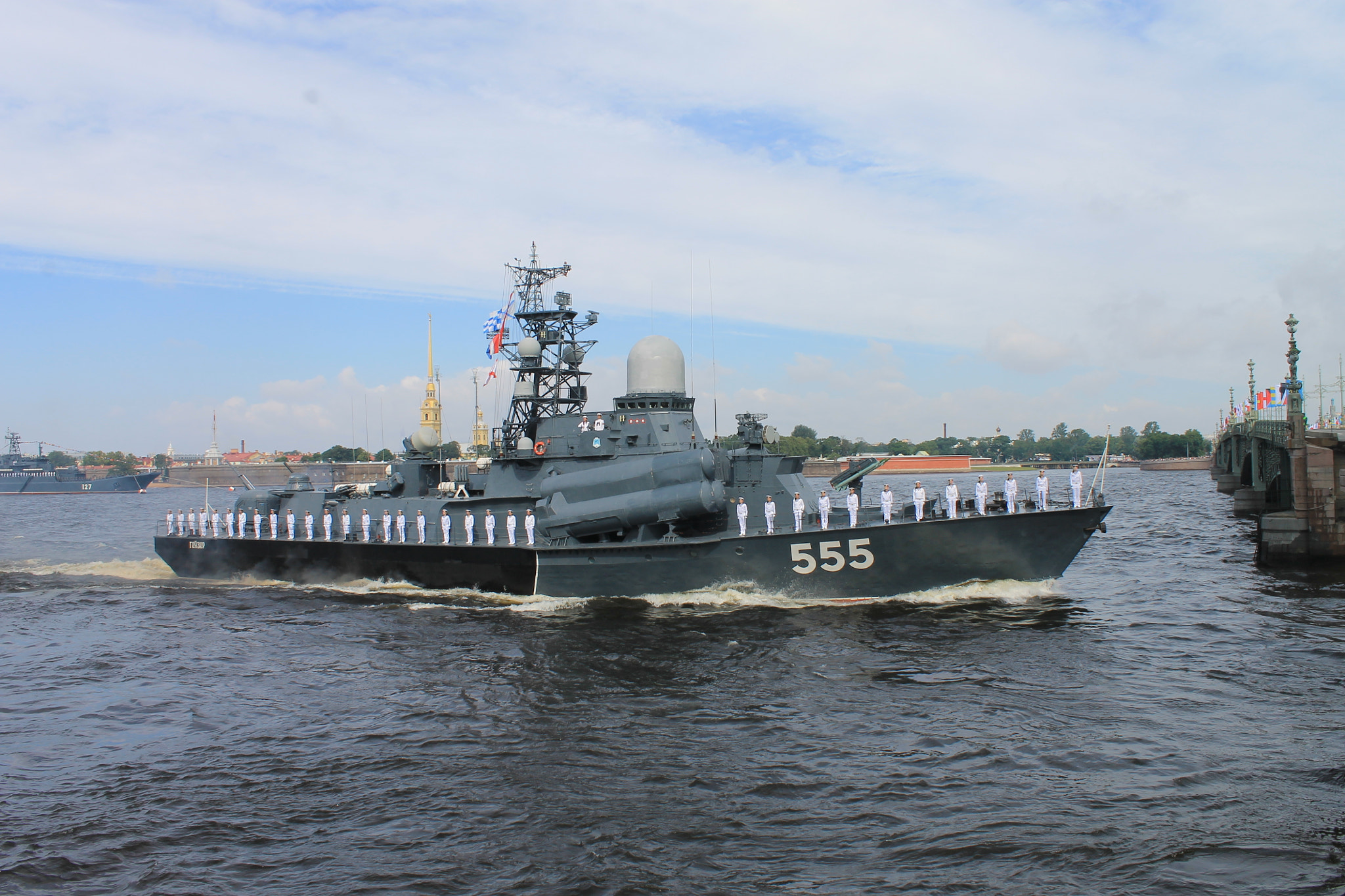 Canon EOS 1100D (EOS Rebel T3 / EOS Kiss X50) + Canon EF-S 18-55mm F3.5-5.6 IS sample photo. Russian warship in neva on parade photography