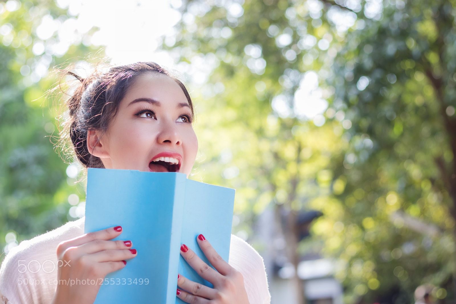 Canon EOS 760D (EOS Rebel T6s / EOS 8000D) sample photo. Happy woman in the photography