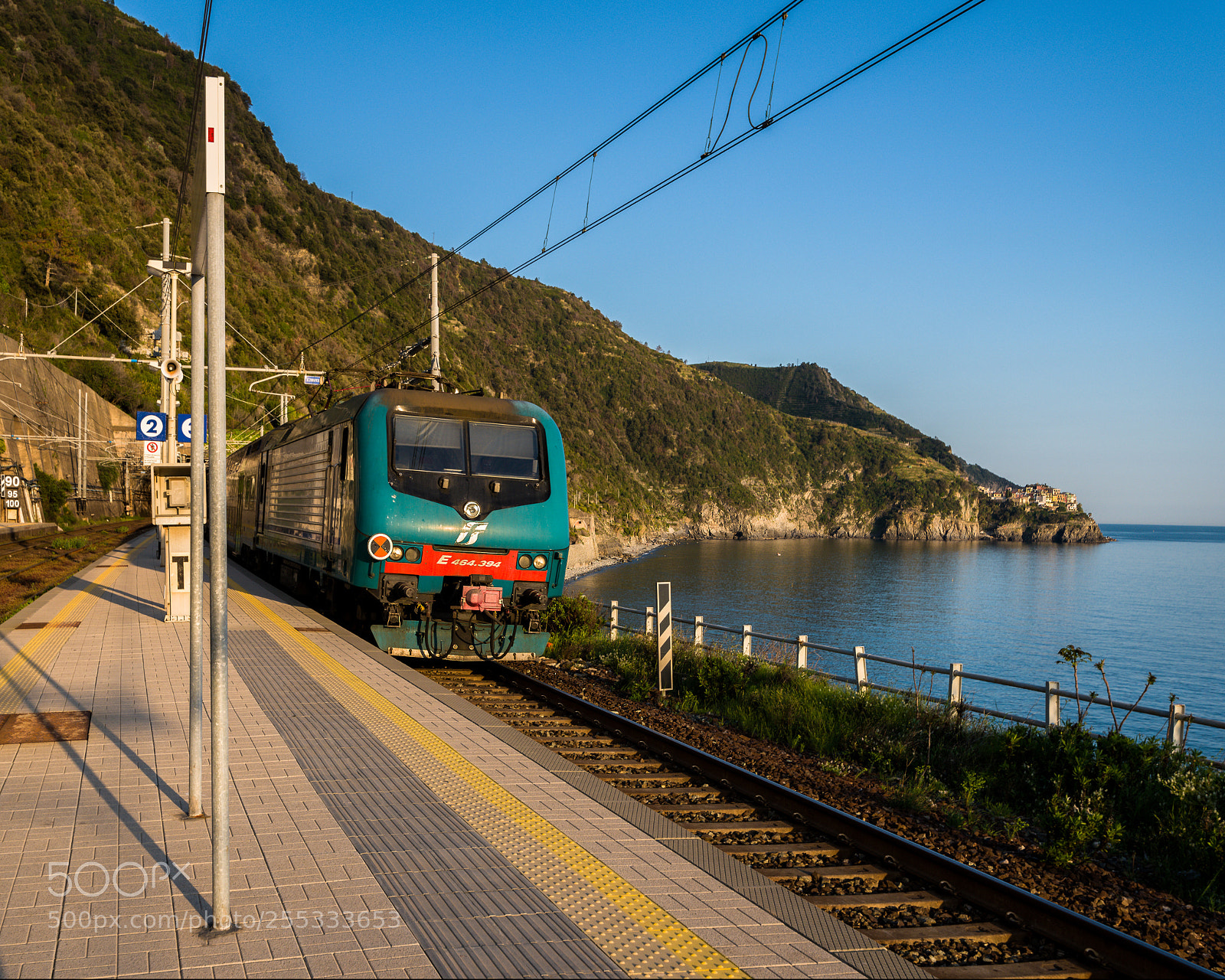 Nikon D810 sample photo. Cinqueterre train photography