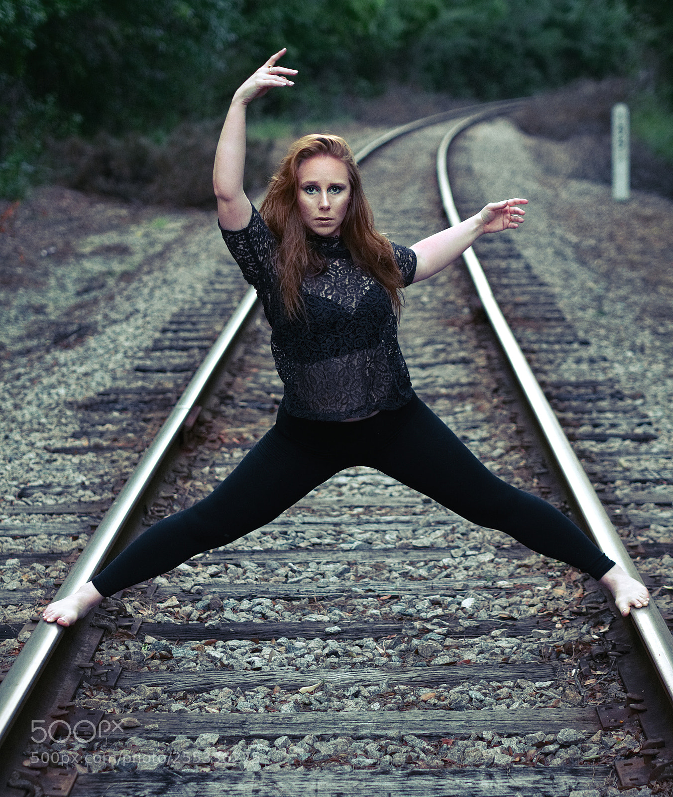 Panasonic Lumix DMC-GH4 sample photo. Lauren railroad 1 photography