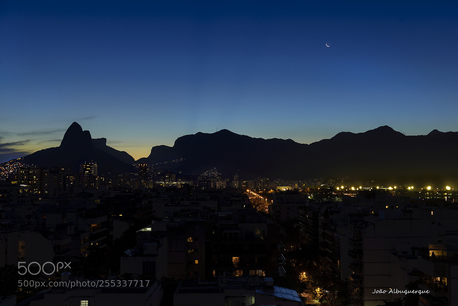 Nikon D600 sample photo. Sunset with crescent monn photography