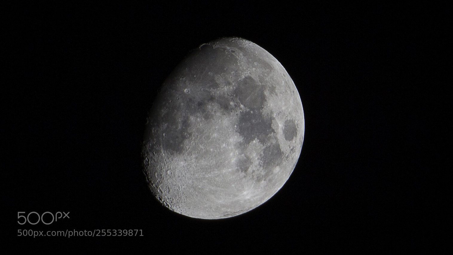 Canon EOS 700D (EOS Rebel T5i / EOS Kiss X7i) sample photo. Half moon photography