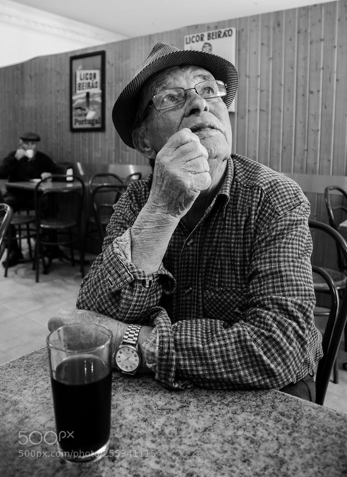 Nikon D7000 sample photo. Look up to someone photography