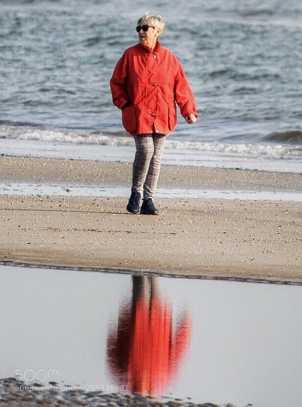 Nikon D3300 sample photo. Walking in the mirror photography