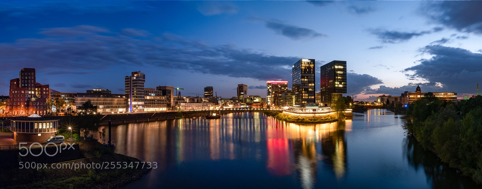 Panasonic Lumix DMC-GX85 (Lumix DMC-GX80 / Lumix DMC-GX7 Mark II) sample photo. Panorama medienhafen düsseldorf photography