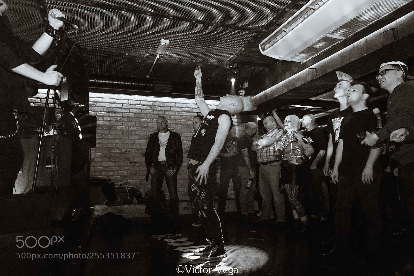 Canon EOS-1D X Mark II sample photo. Punk spotlight dance photography
